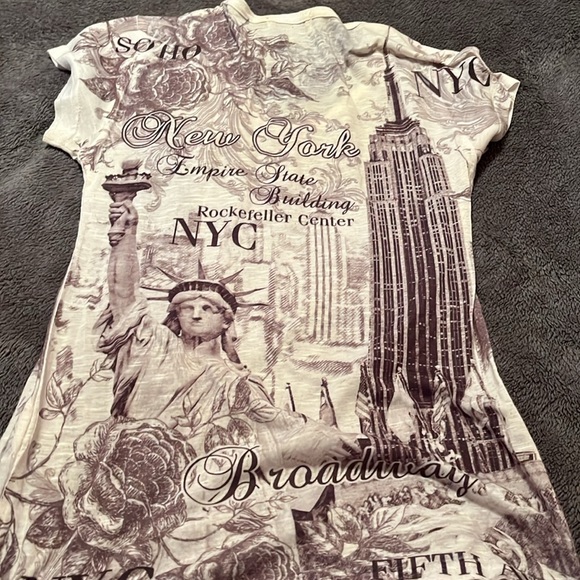 Rhinestone NYC Tee Size M, fits like Small - Picture 6 of 6